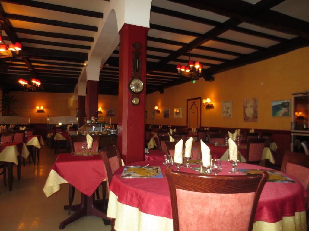 Hotellerie Du Centre Salies-du-Salat ภายนอก รูปภาพ