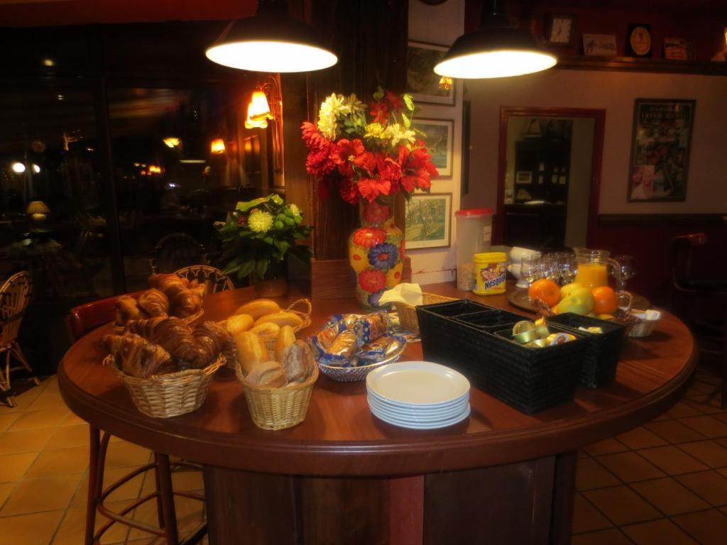 Hotellerie Du Centre Salies-du-Salat ภายนอก รูปภาพ